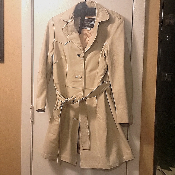The Leather Factory beige leather coat. - Picture 5 of 14